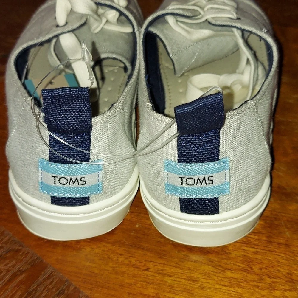 Toms